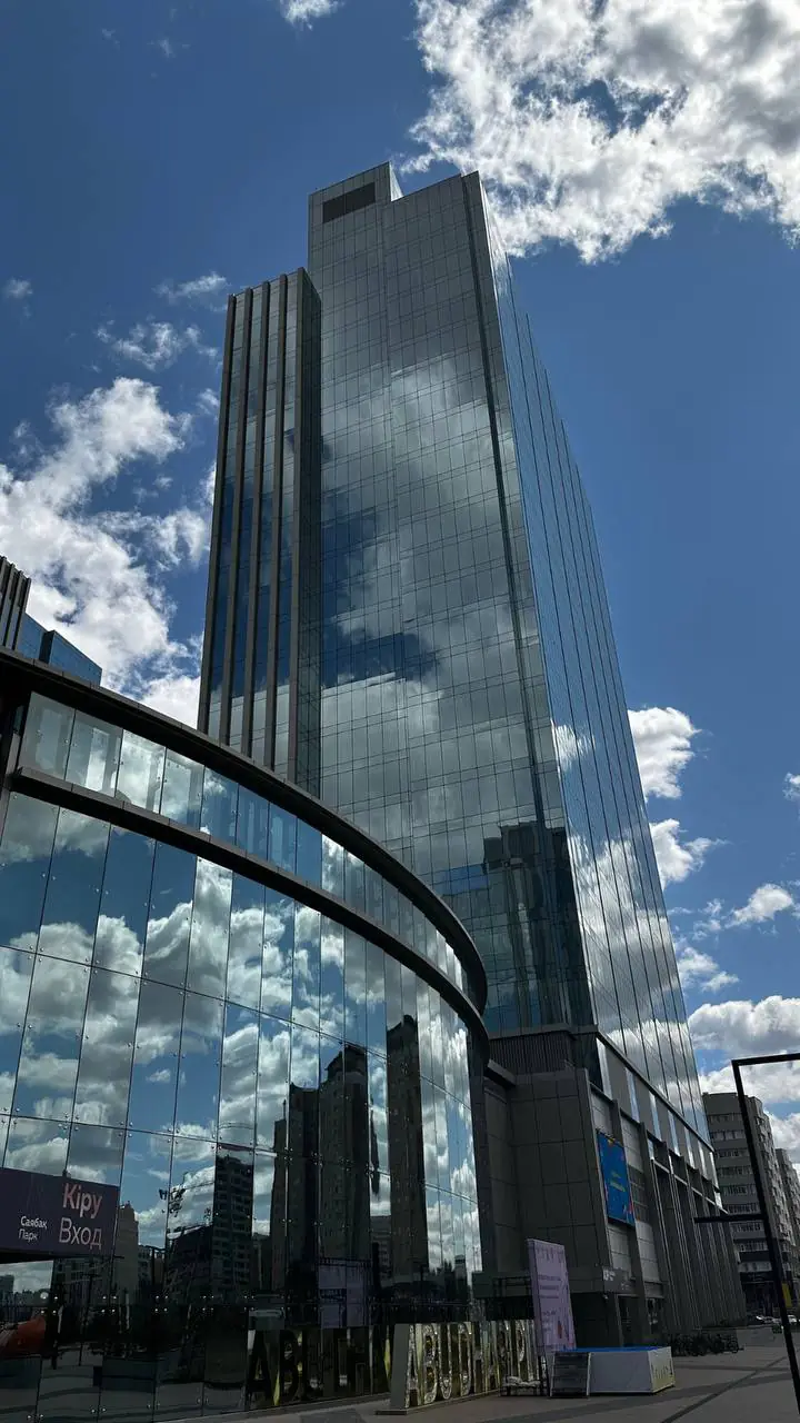 Abu-Dhabi Plaza